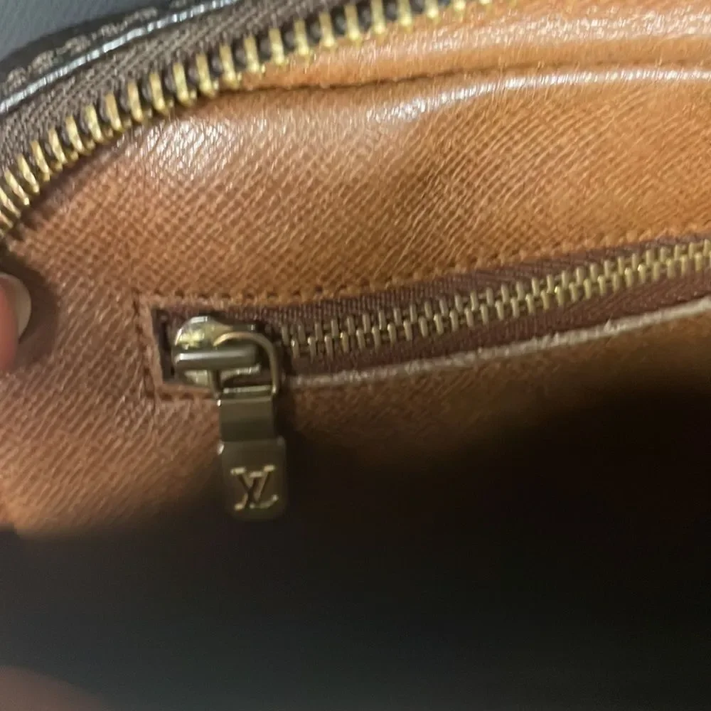 Louis Vuitton Wristlet Monogram Canvas Marly Dragonne GM Clutch LV0 Monogram LV
